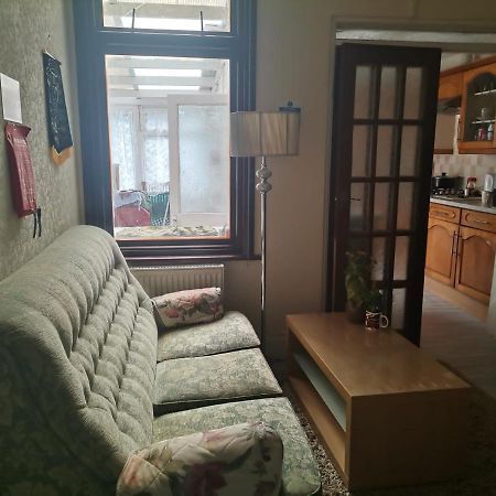 Double Room Available- London Seven Kings Seven Kings Train Station Ілфорд Екстер'єр фото